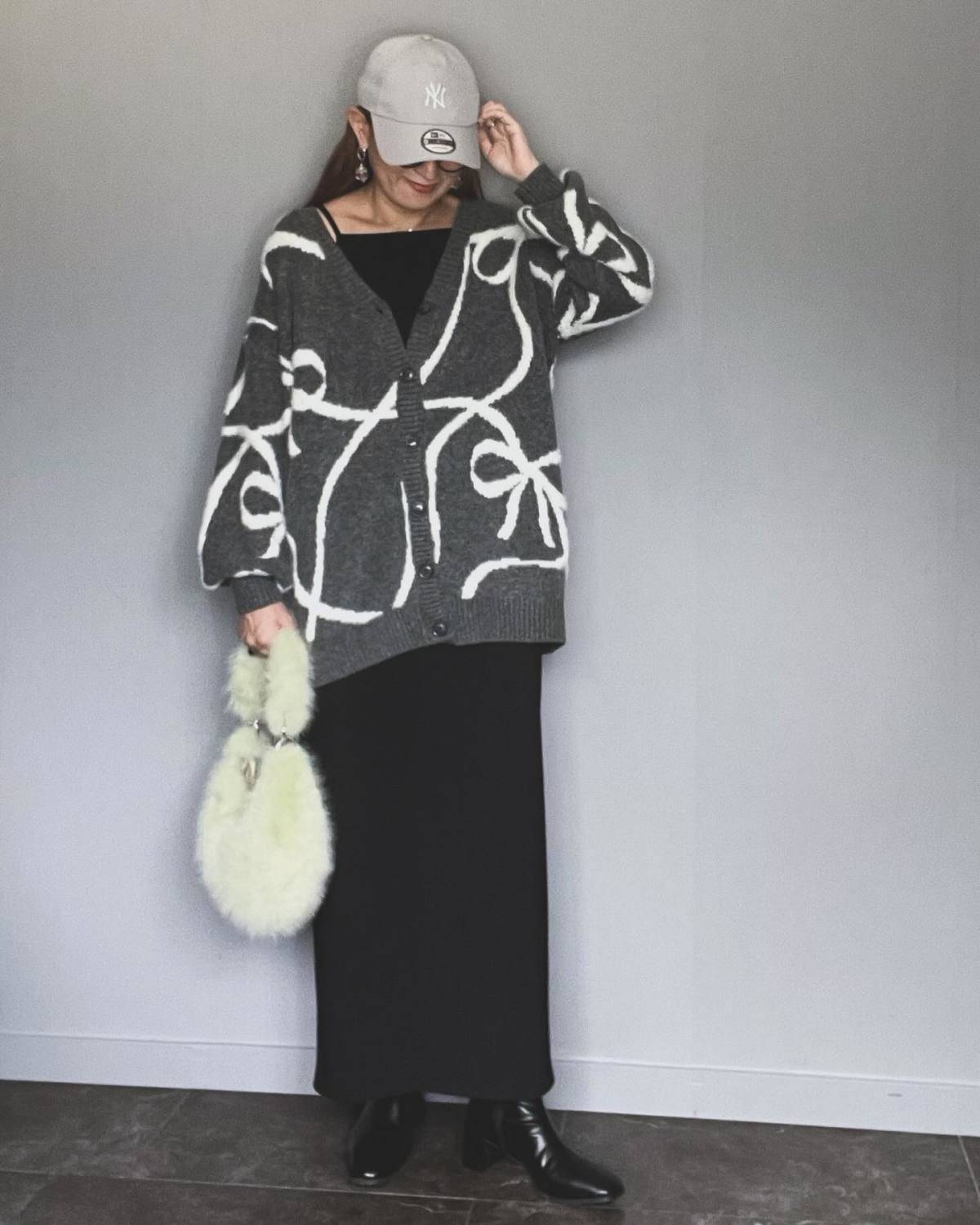 柄カーディガンを羽織る♪