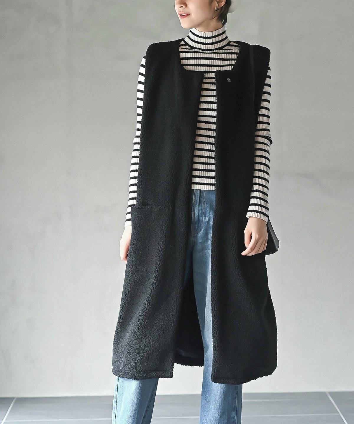 パンツコーデの女性