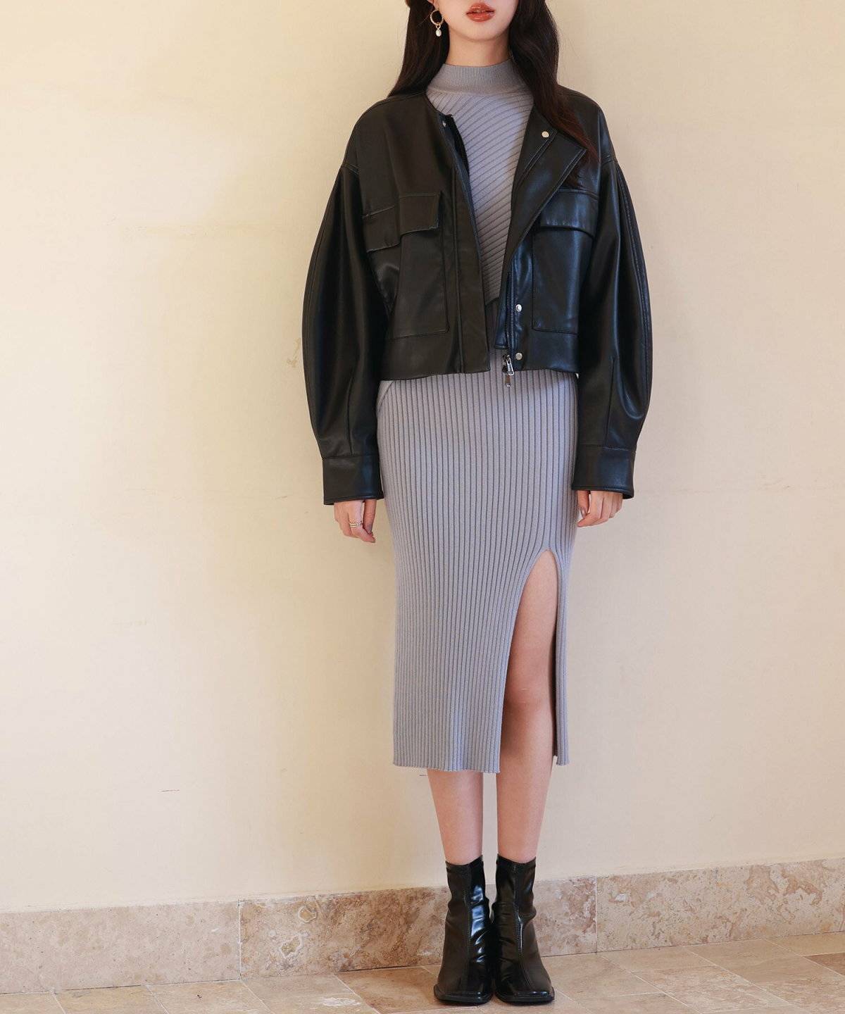 ライダースを着た女性