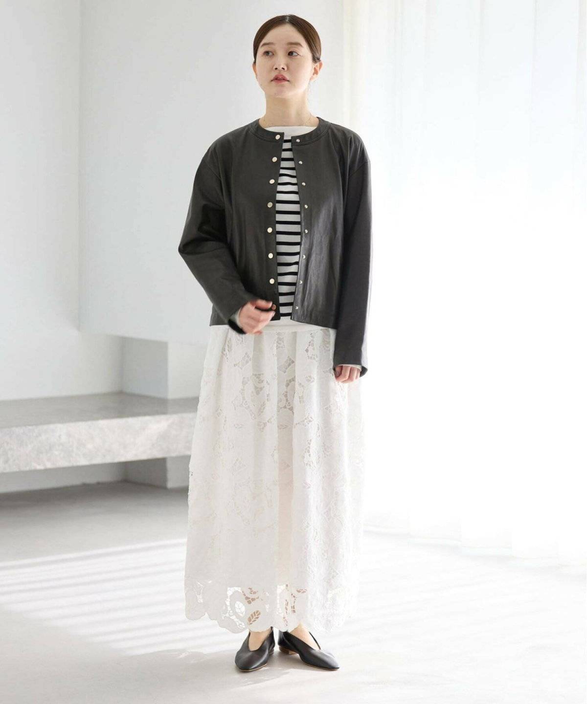 ライダースを着た女性