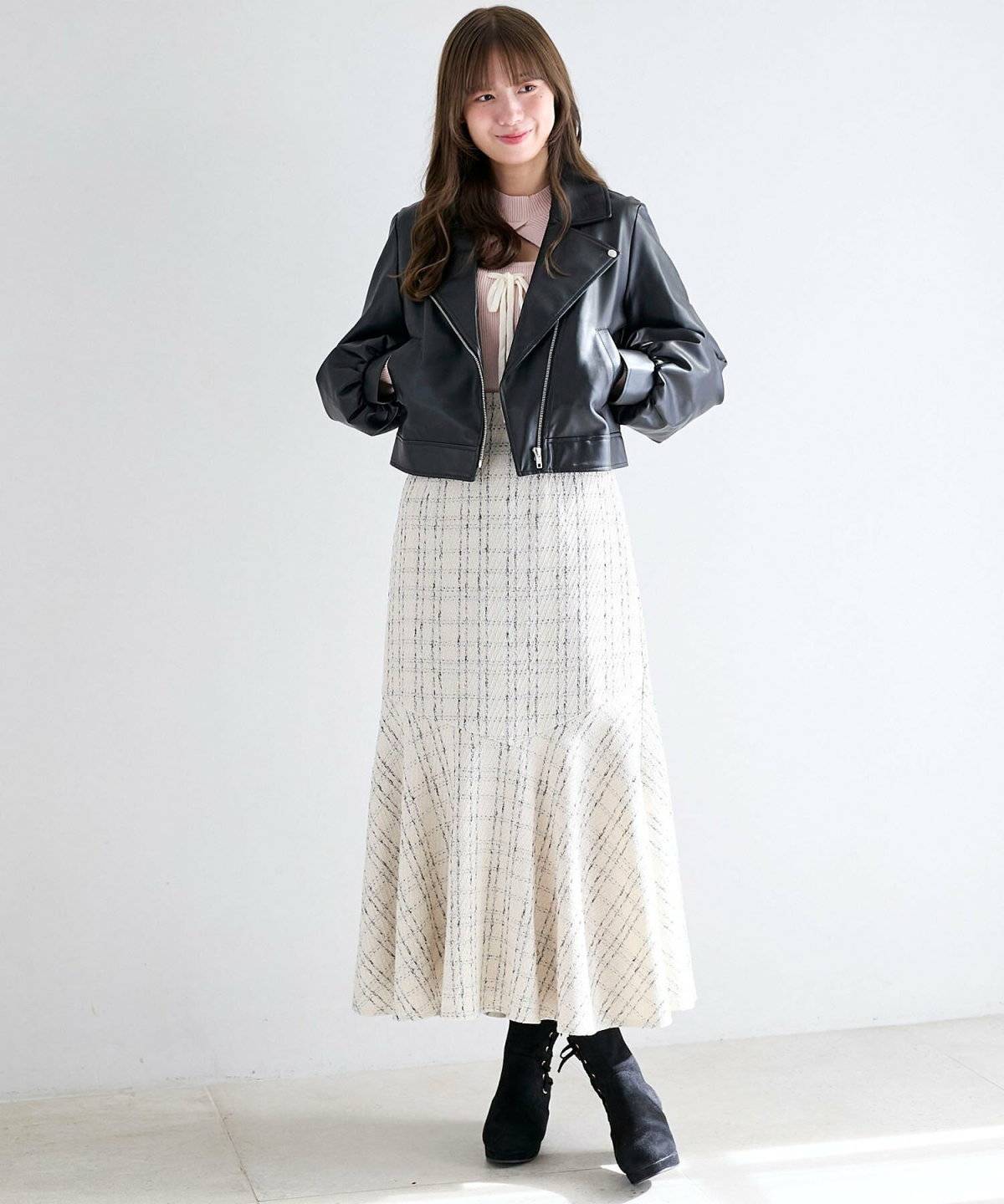 ライダースを着た女性