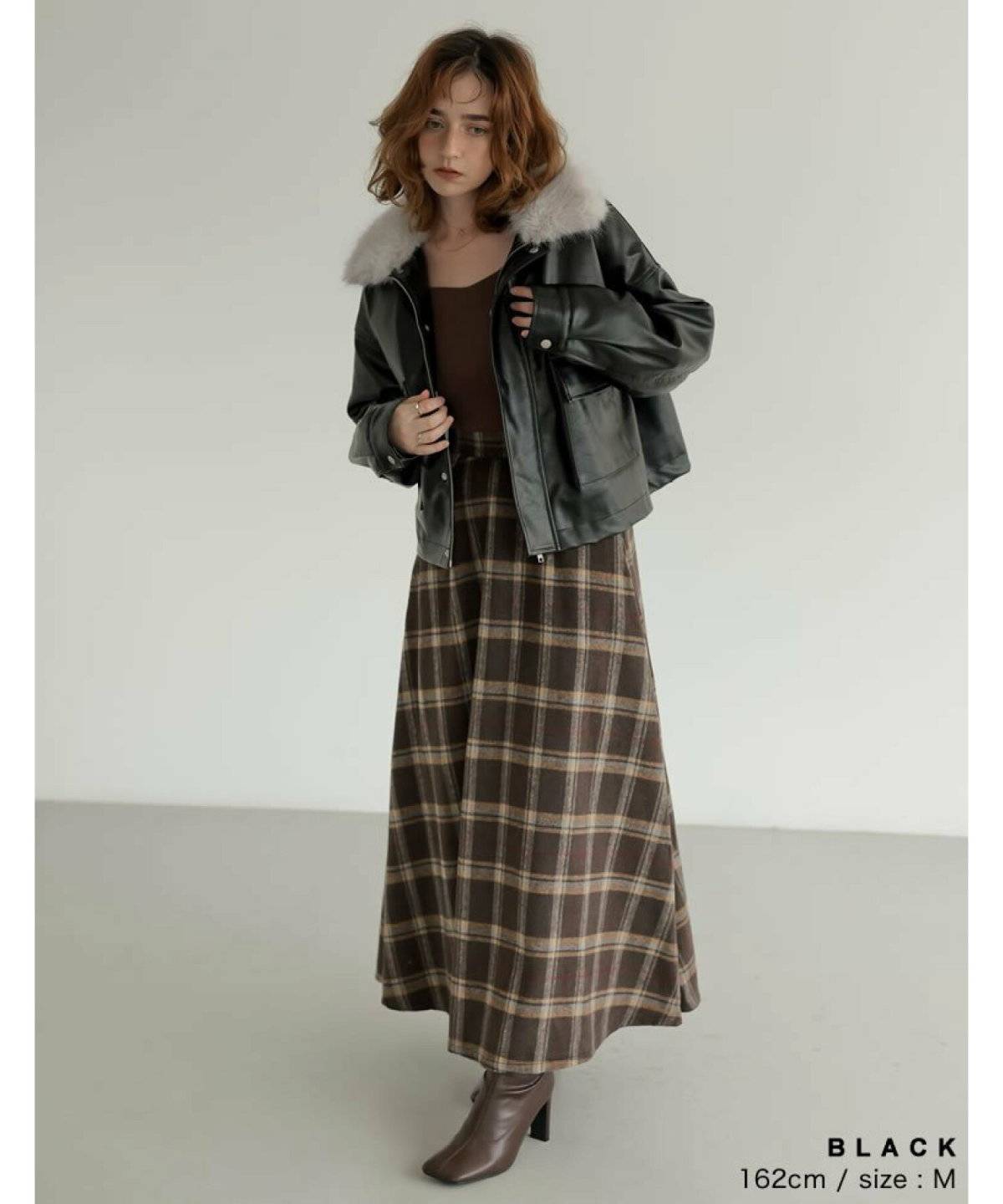 ライダースを着た女性