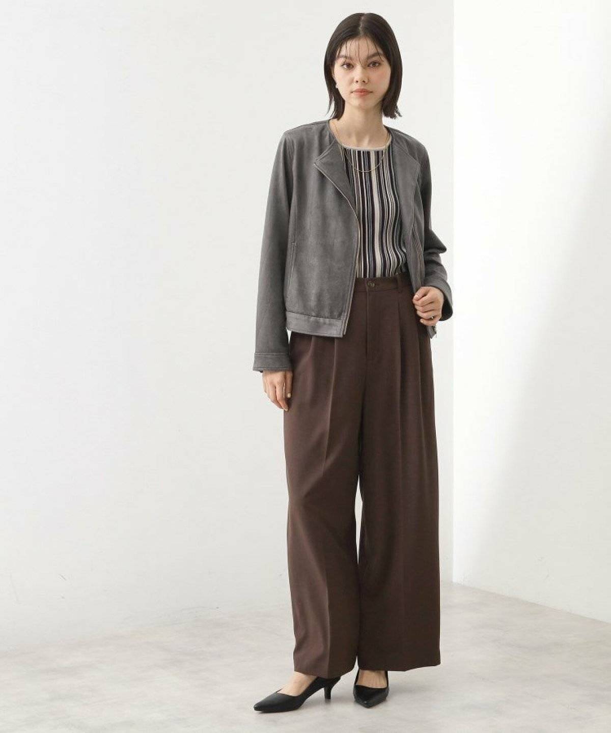 ライダースを着た女性