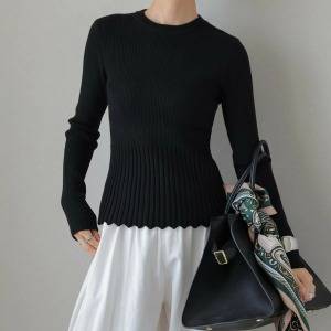 着るだけで細く見える！今買いの有能トップス5選〜2026年晩冬〜