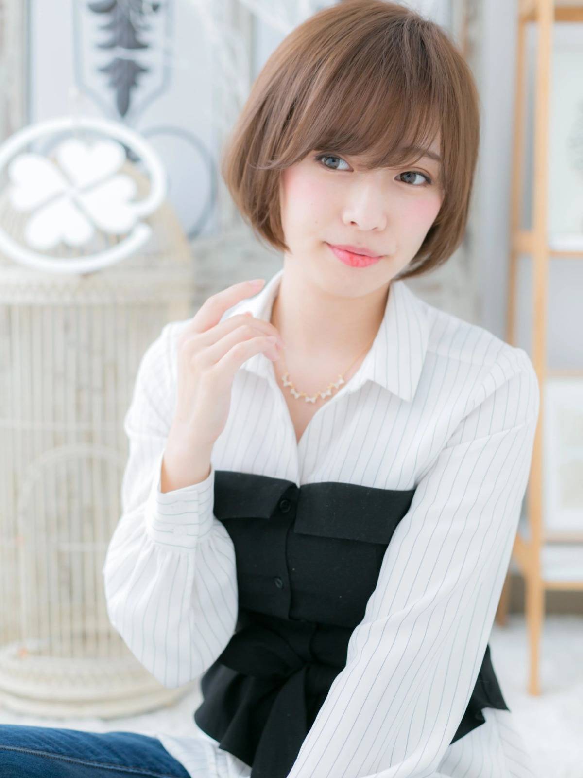 前下がりシルエットボブ