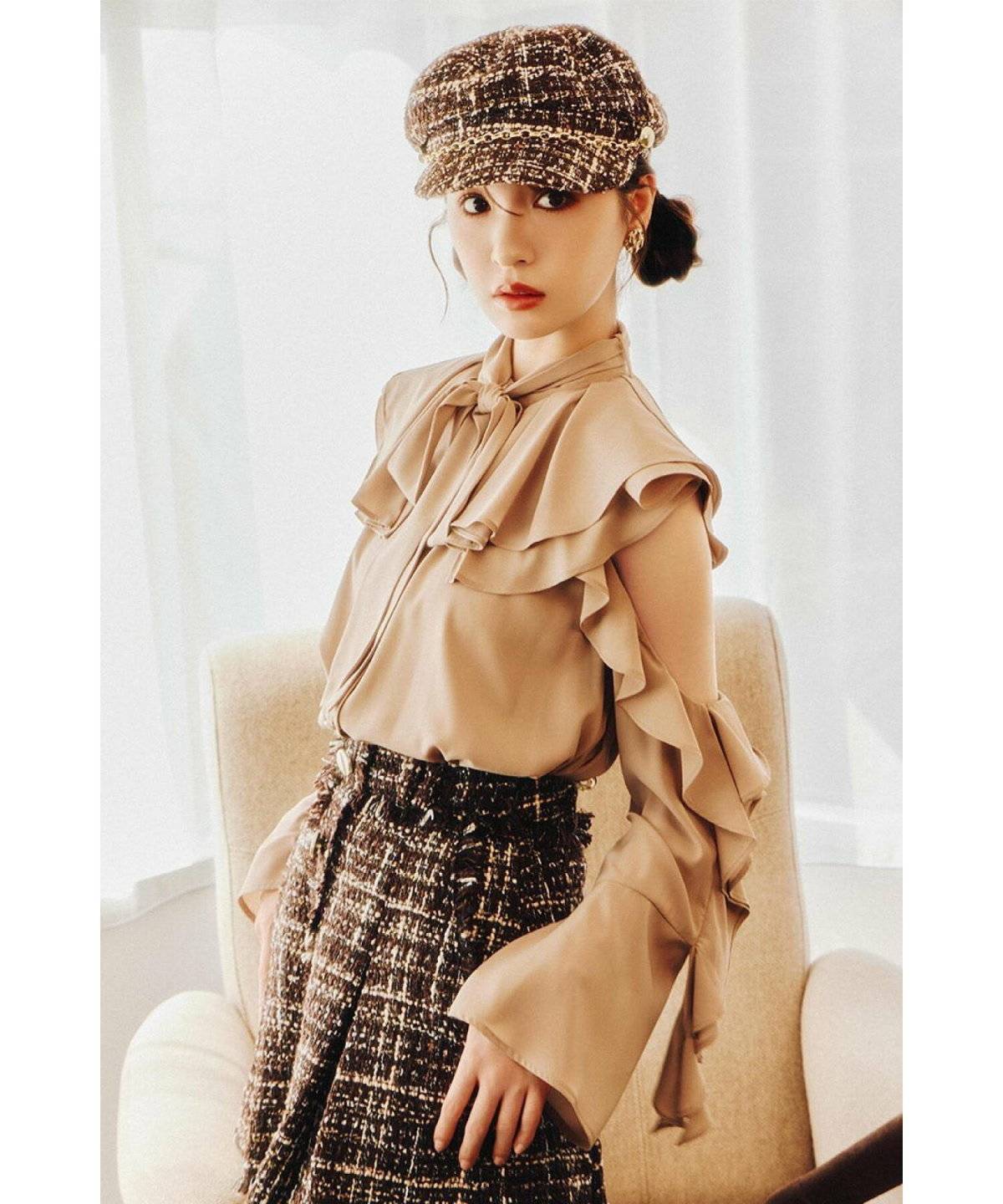 パンツコーデの女性