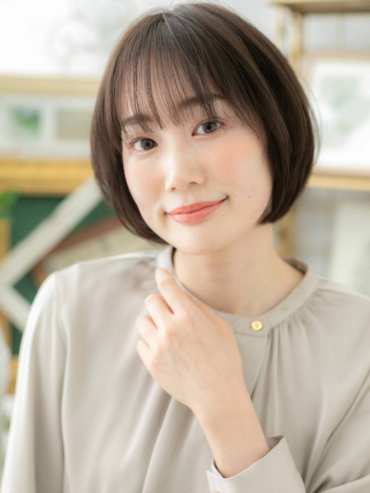 ナチュラル前下がりボブ