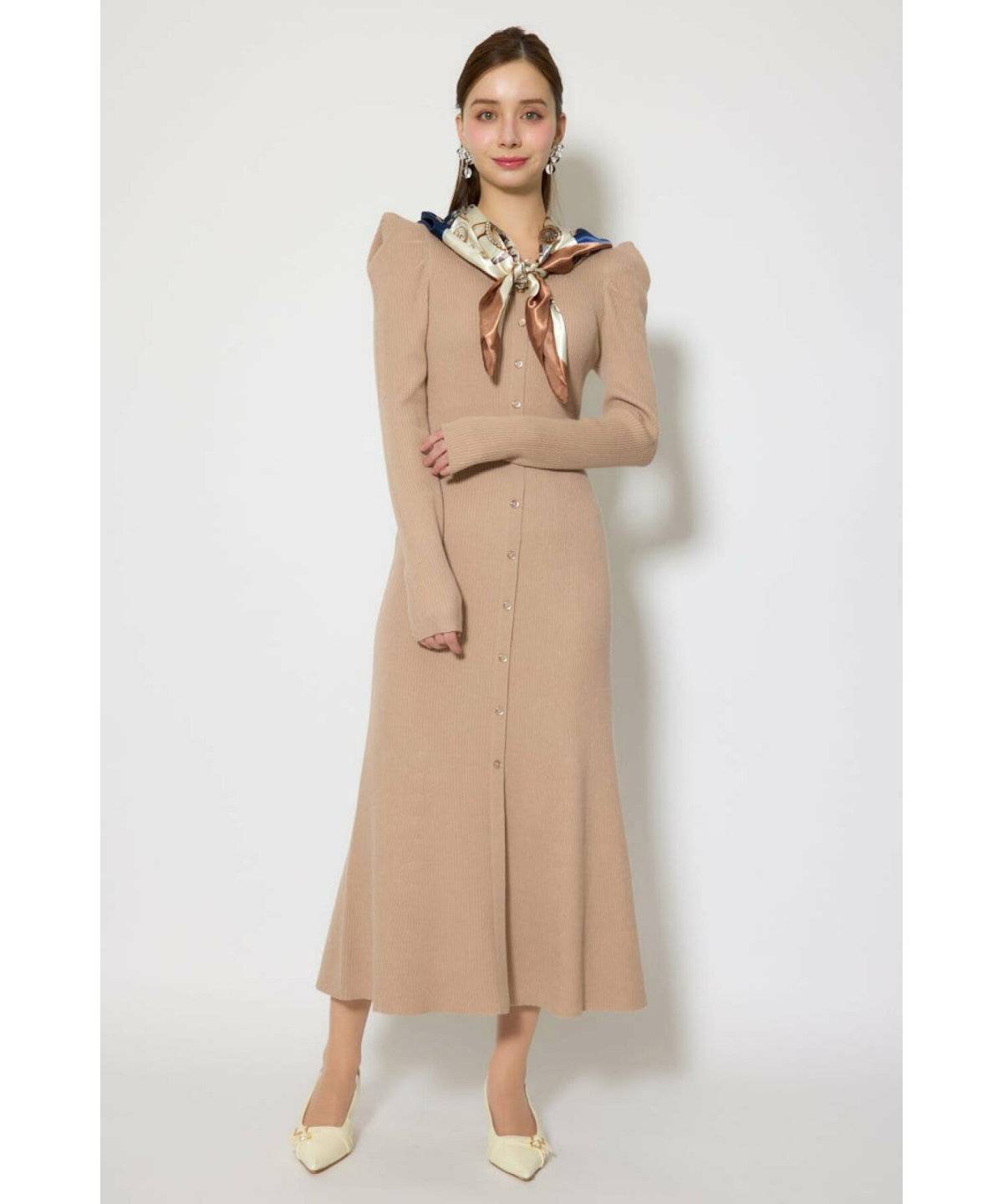 ニットワンピースコーデ