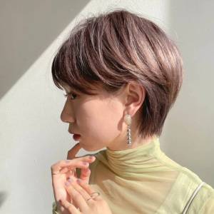  ピンクベージュショートボブ 