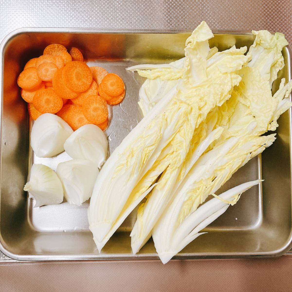 JAグループ公式の「熱々白菜と長ねぎとフランクフルトのポトフー♪」のレシピ