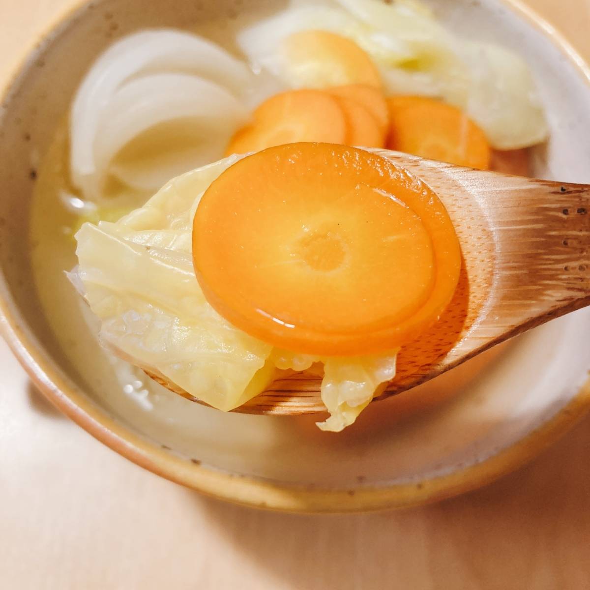 JAグループ公式の「熱々白菜と長ねぎとフランクフルトのポトフー♪」のレシピ