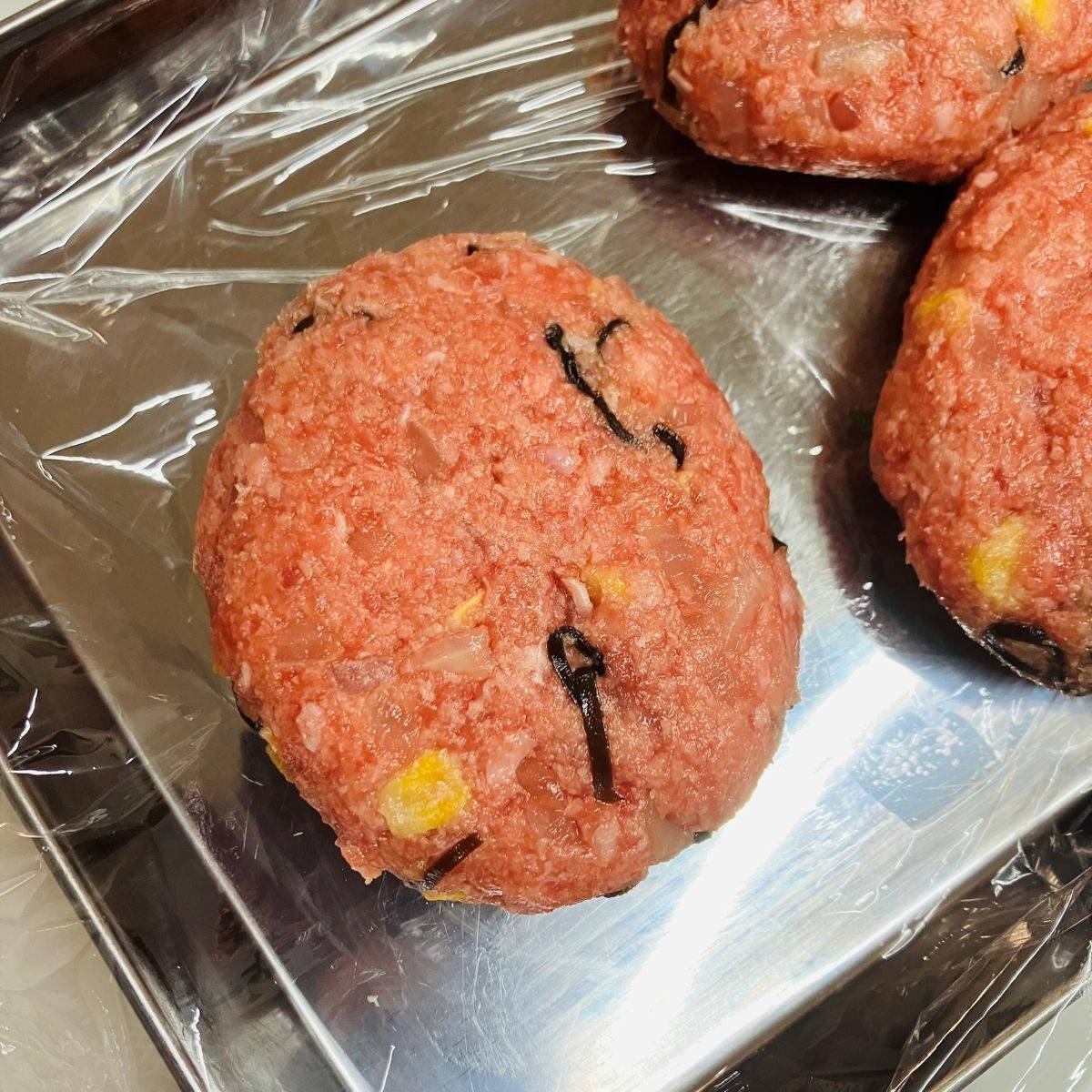 くらこん公式の「塩こんぶハンバーグ」のレシピ