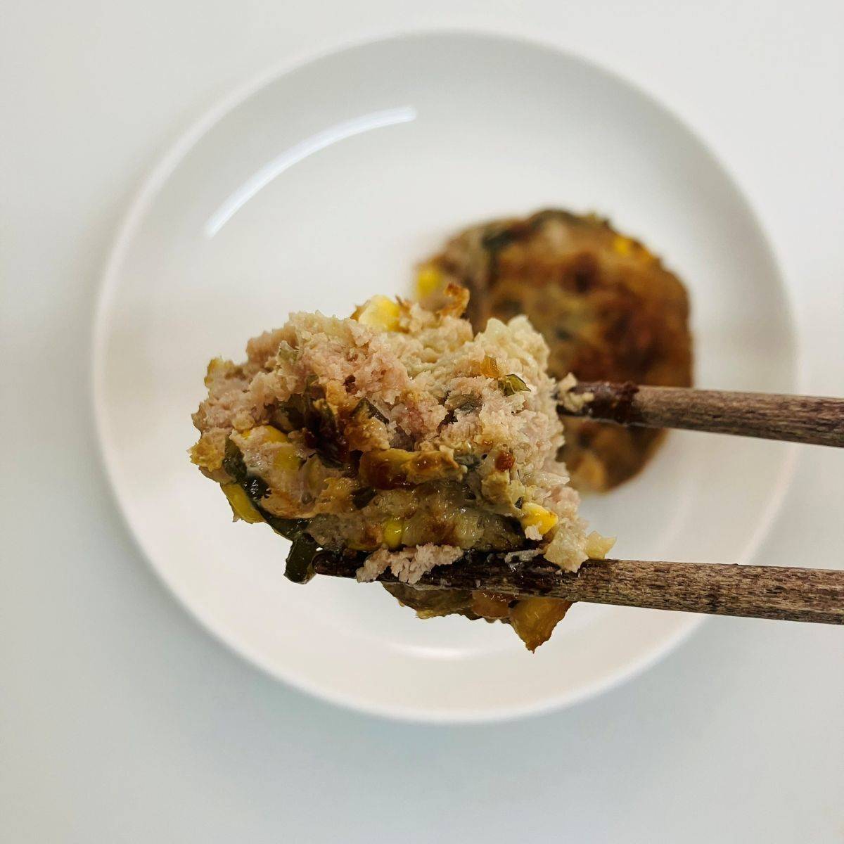 くらこん公式の「塩こんぶハンバーグ」のレシピ