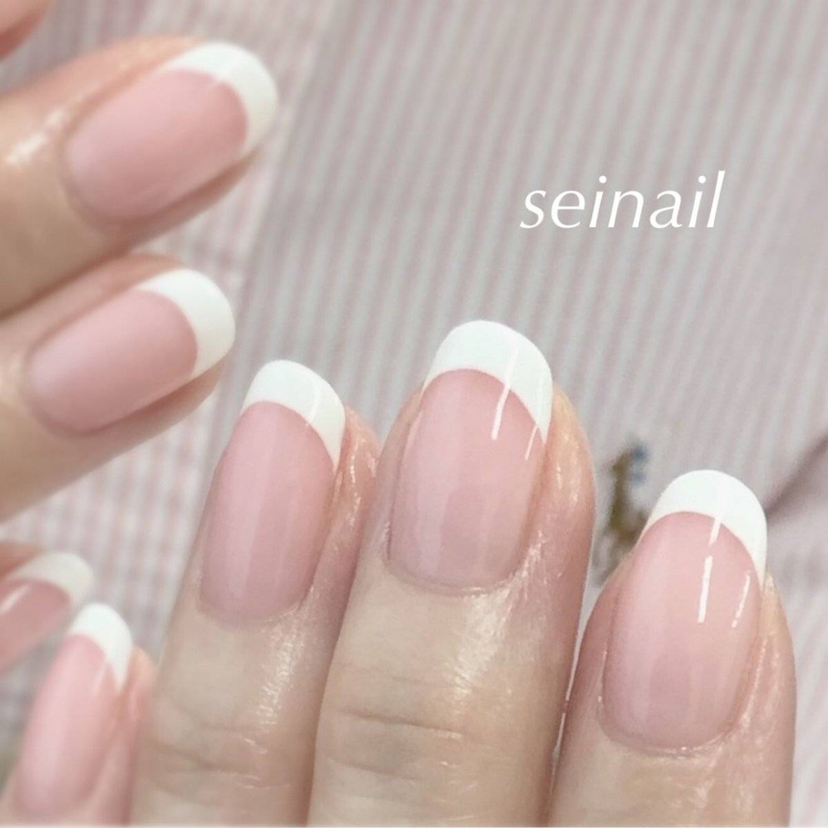 透け感ピンクネイル