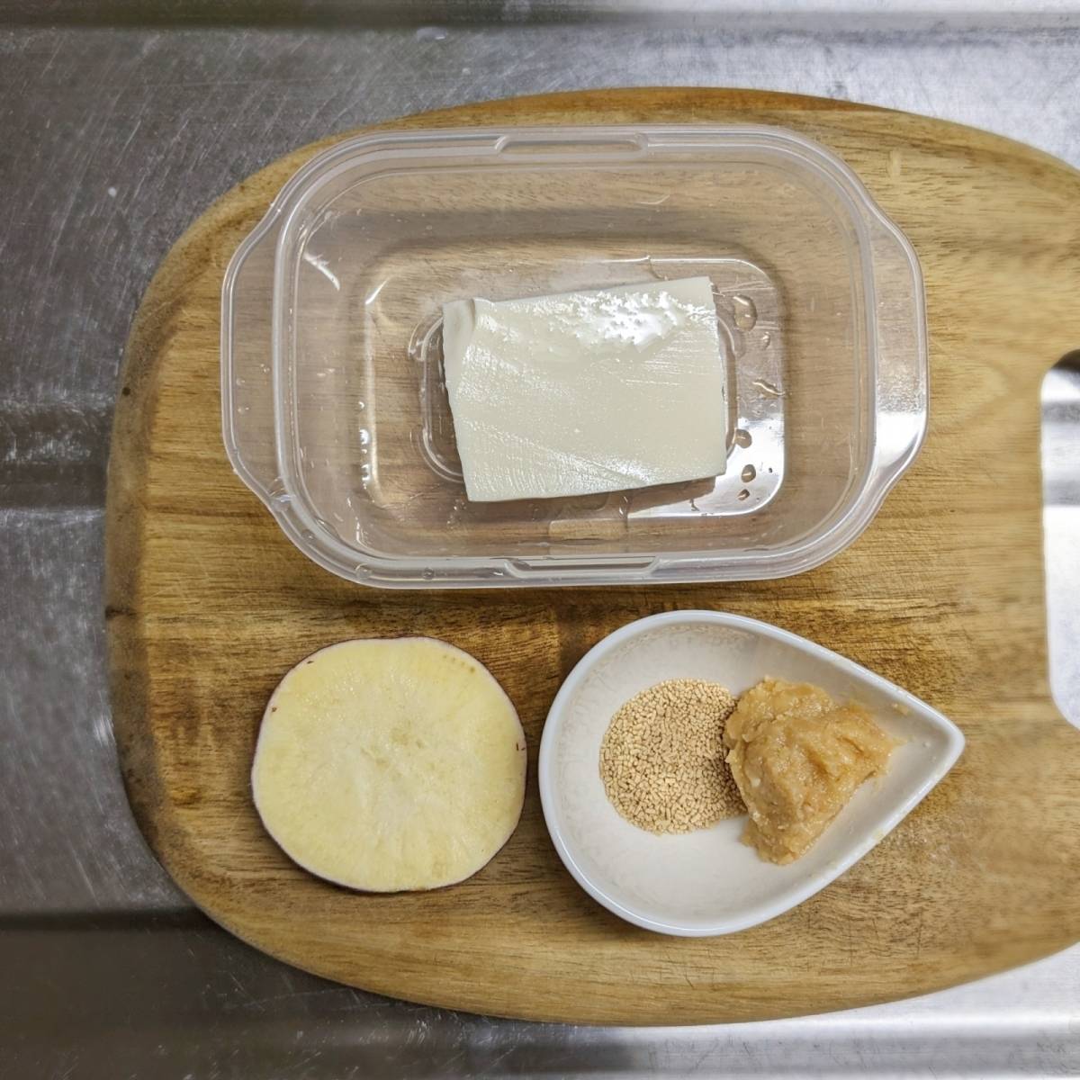 JAグループ公式の「さつまいもと豆腐の味噌汁」のレシピ