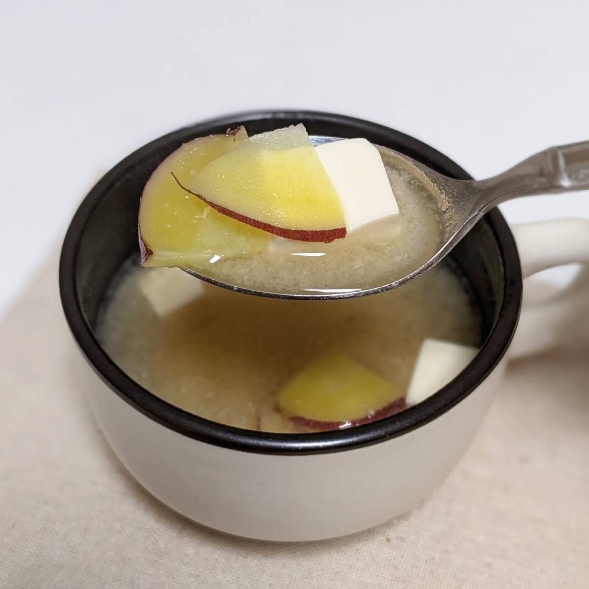 JAグループ公式の「さつまいもと豆腐の味噌汁」のレシピ