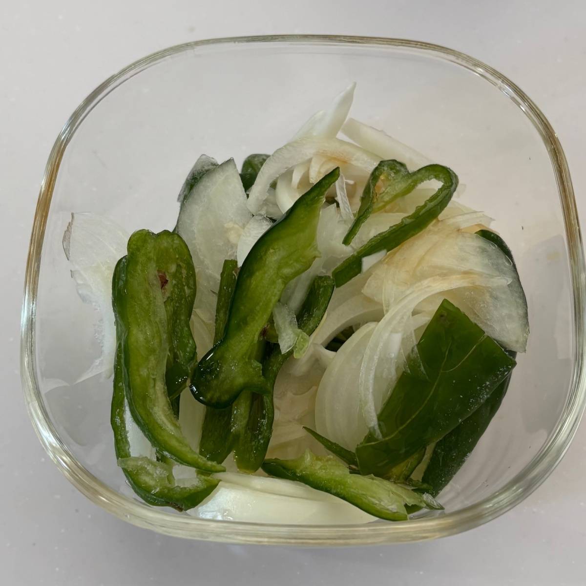 JAグループ公式の「❤玉葱と花小エビとピーマンのとりあえず❤」のレシピ