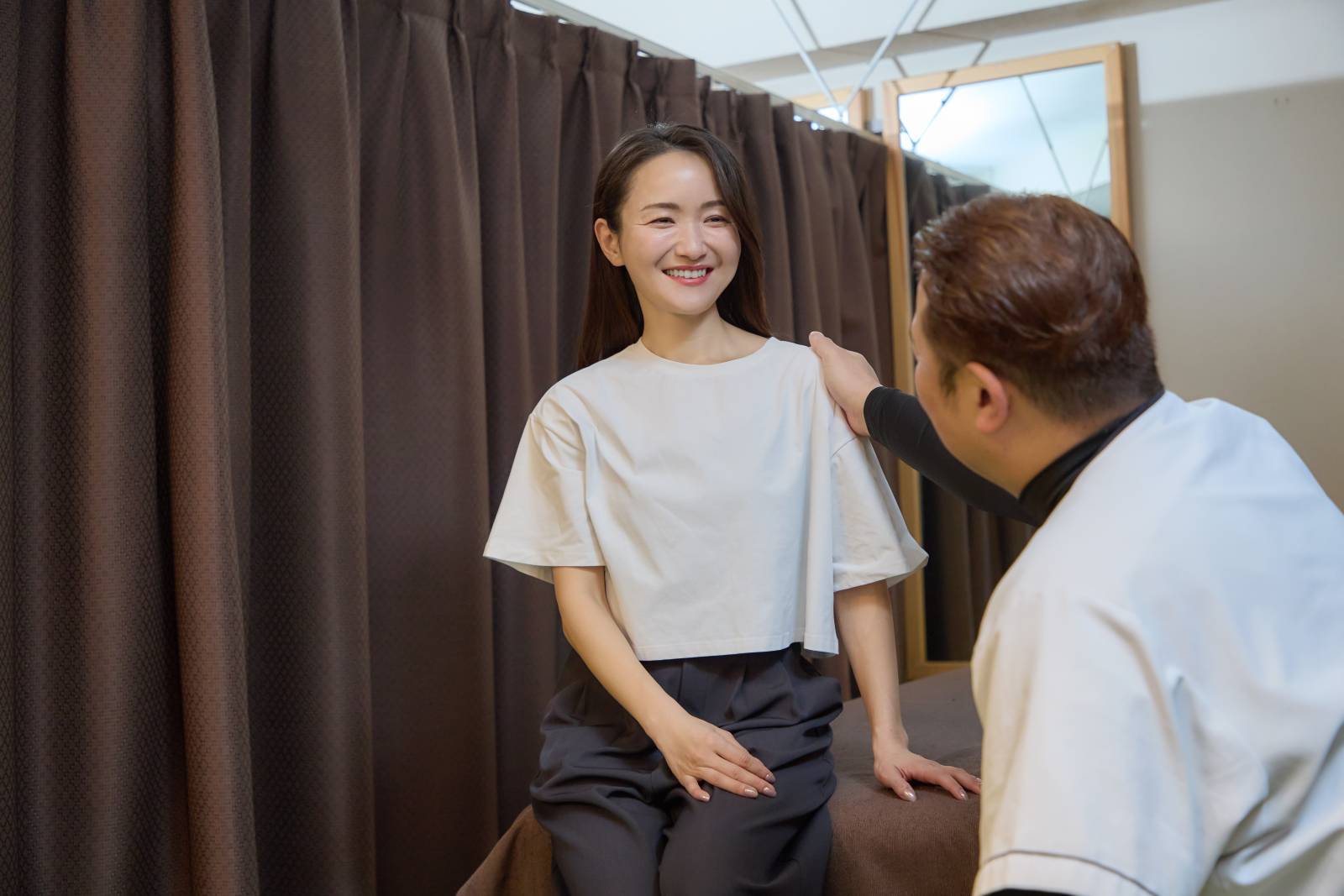 整体カウンセリングを受ける女性