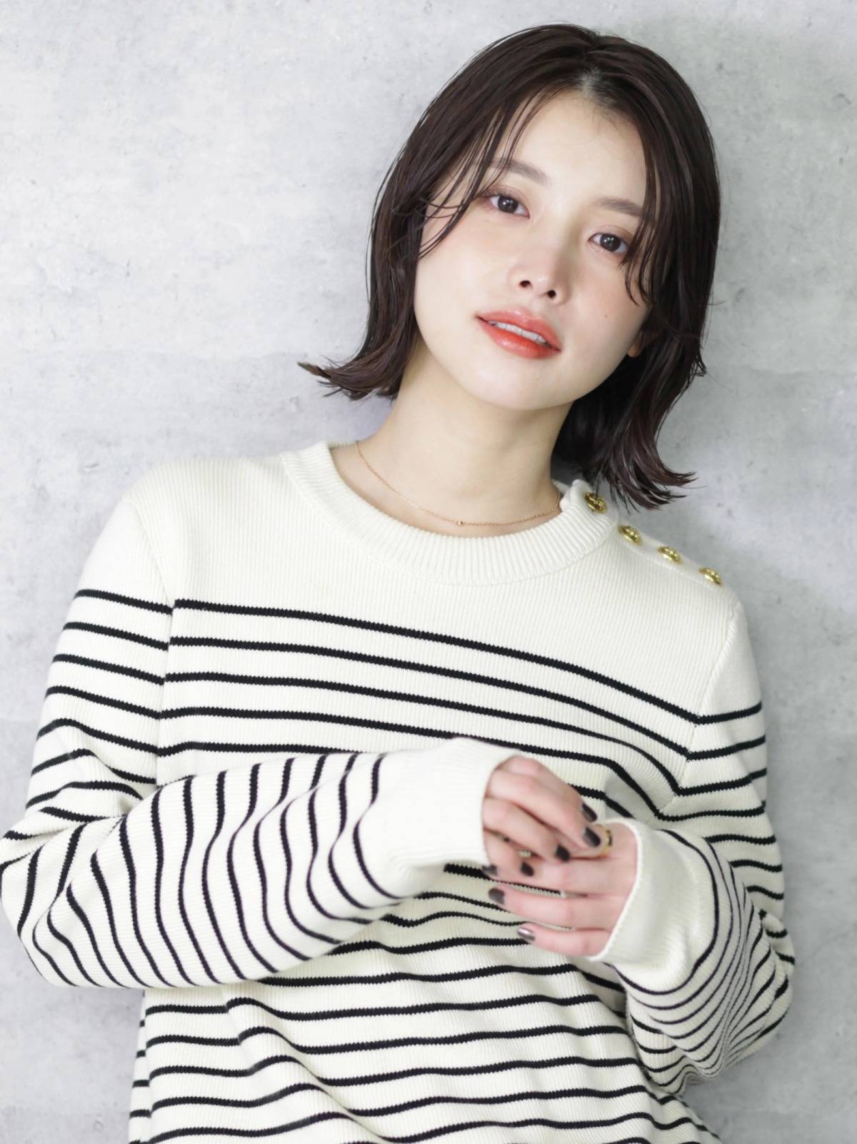 センターパートボブ