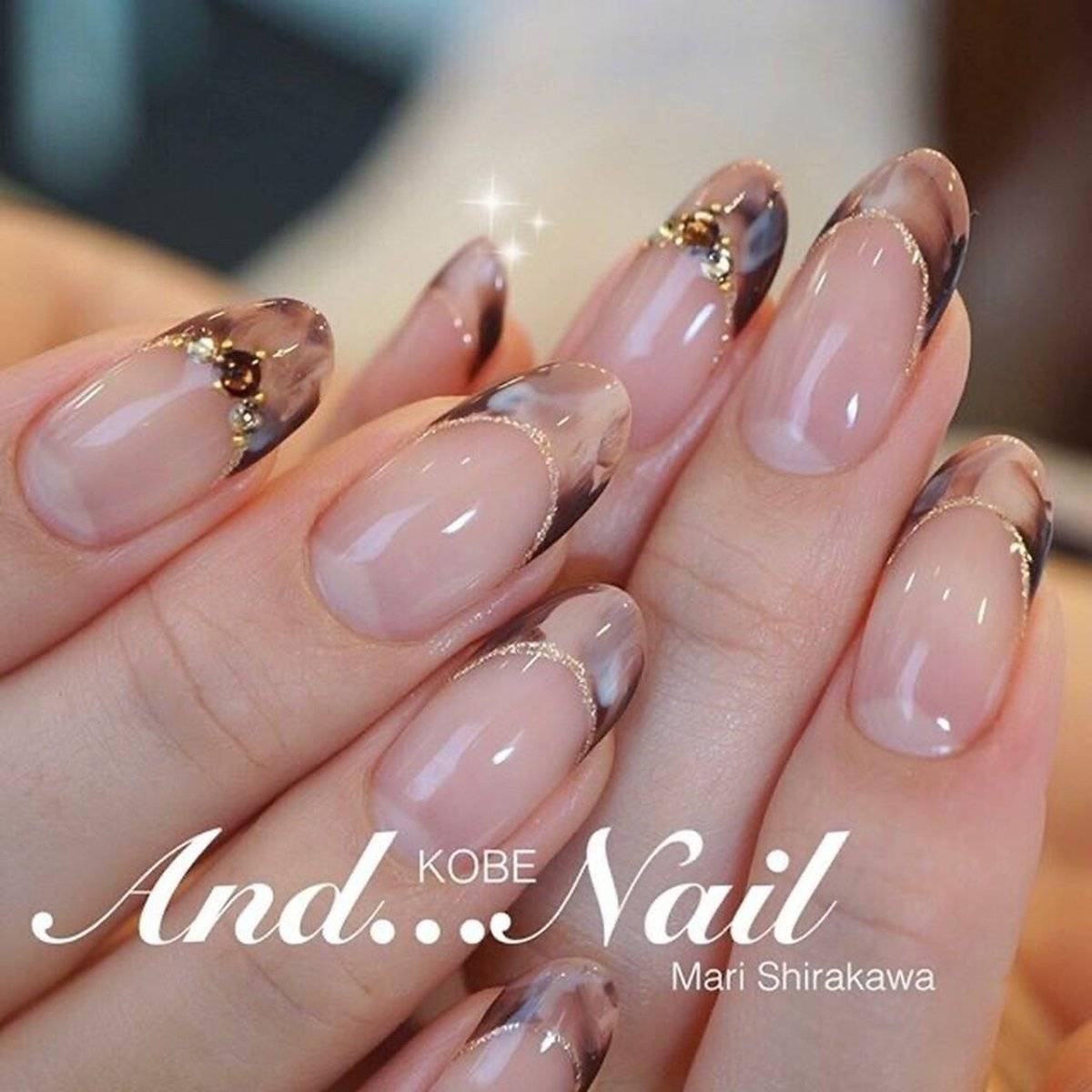 くすみベージュネイル