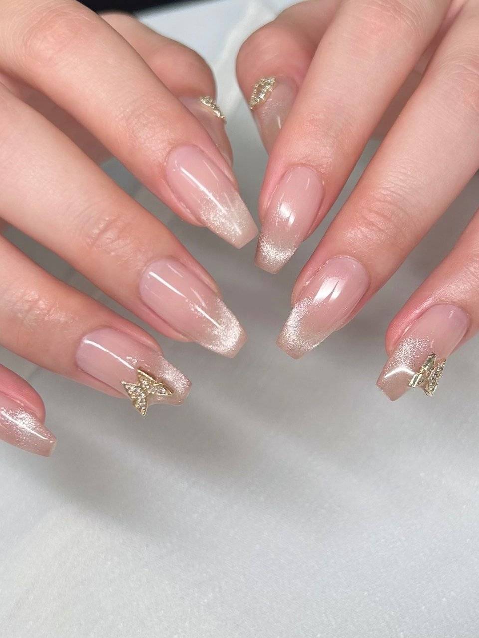 くすみベージュネイル