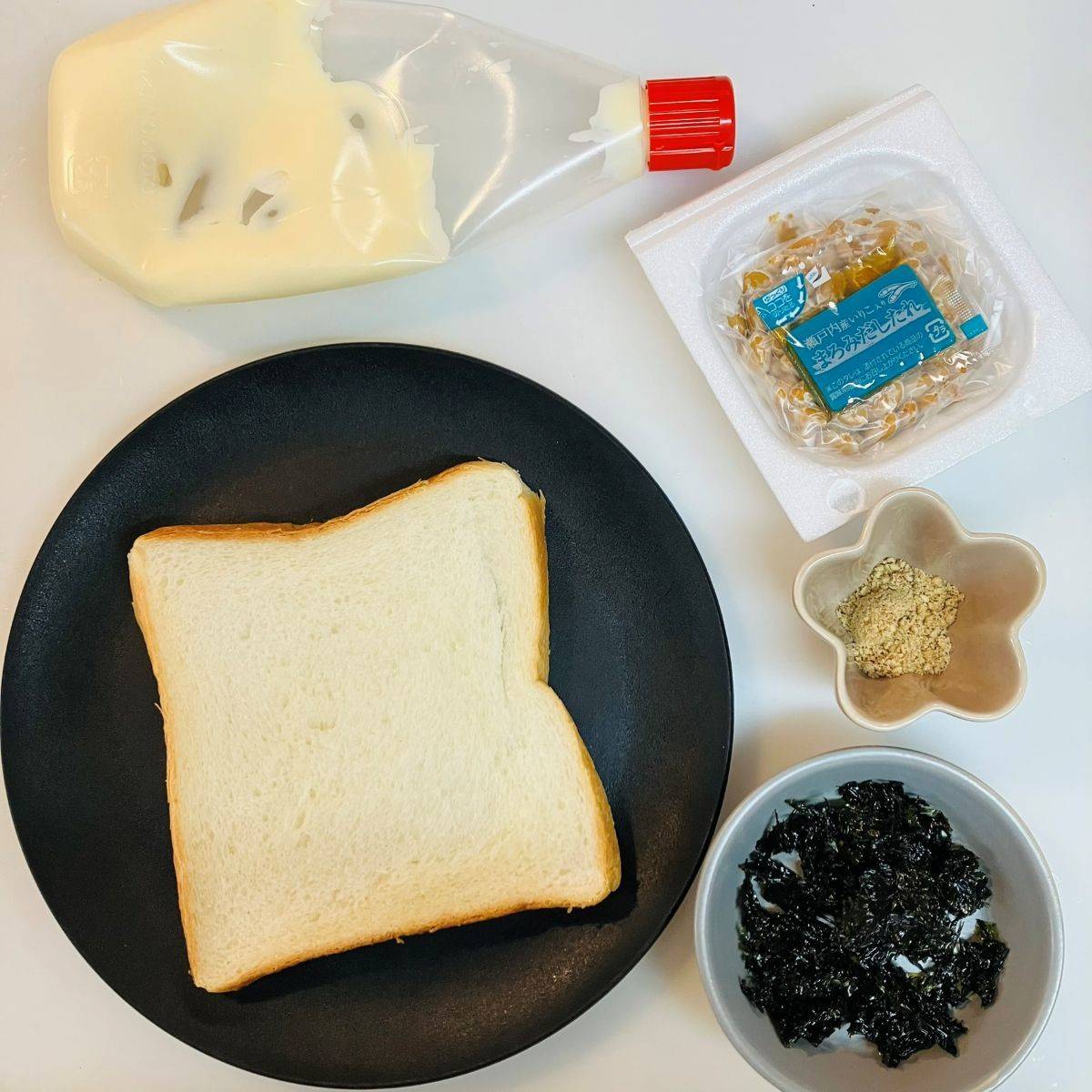 タカノフーズ公式の「韓国海苔ごま納豆パン」のレシピ