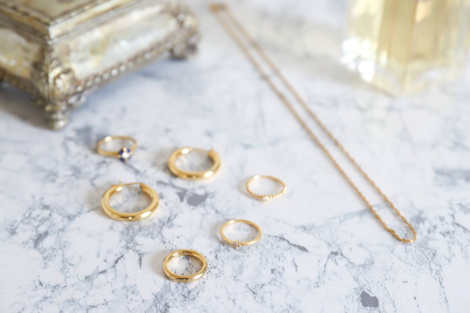 北東　良縁を引き寄せる　金色