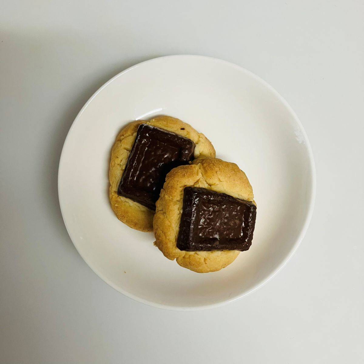 森永公式の「材料３つのダースクッキー」のレシピ