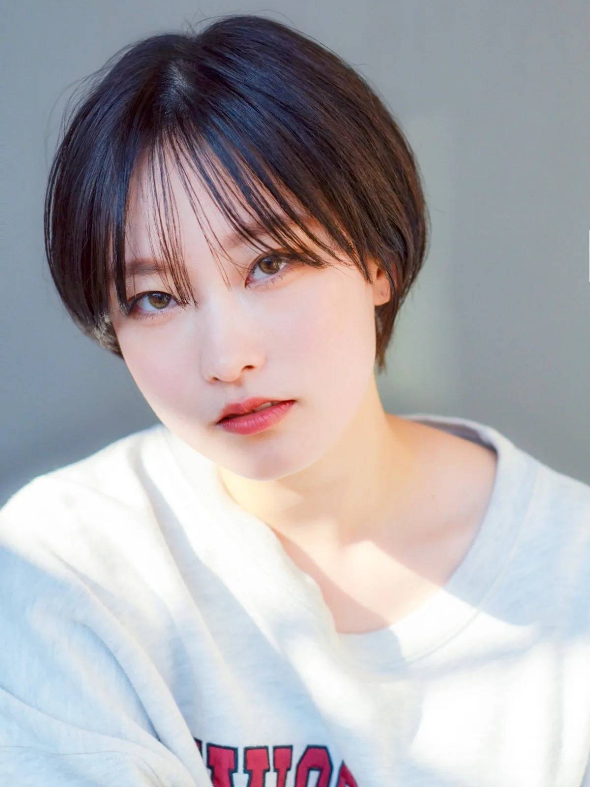 ボリュームレスショート