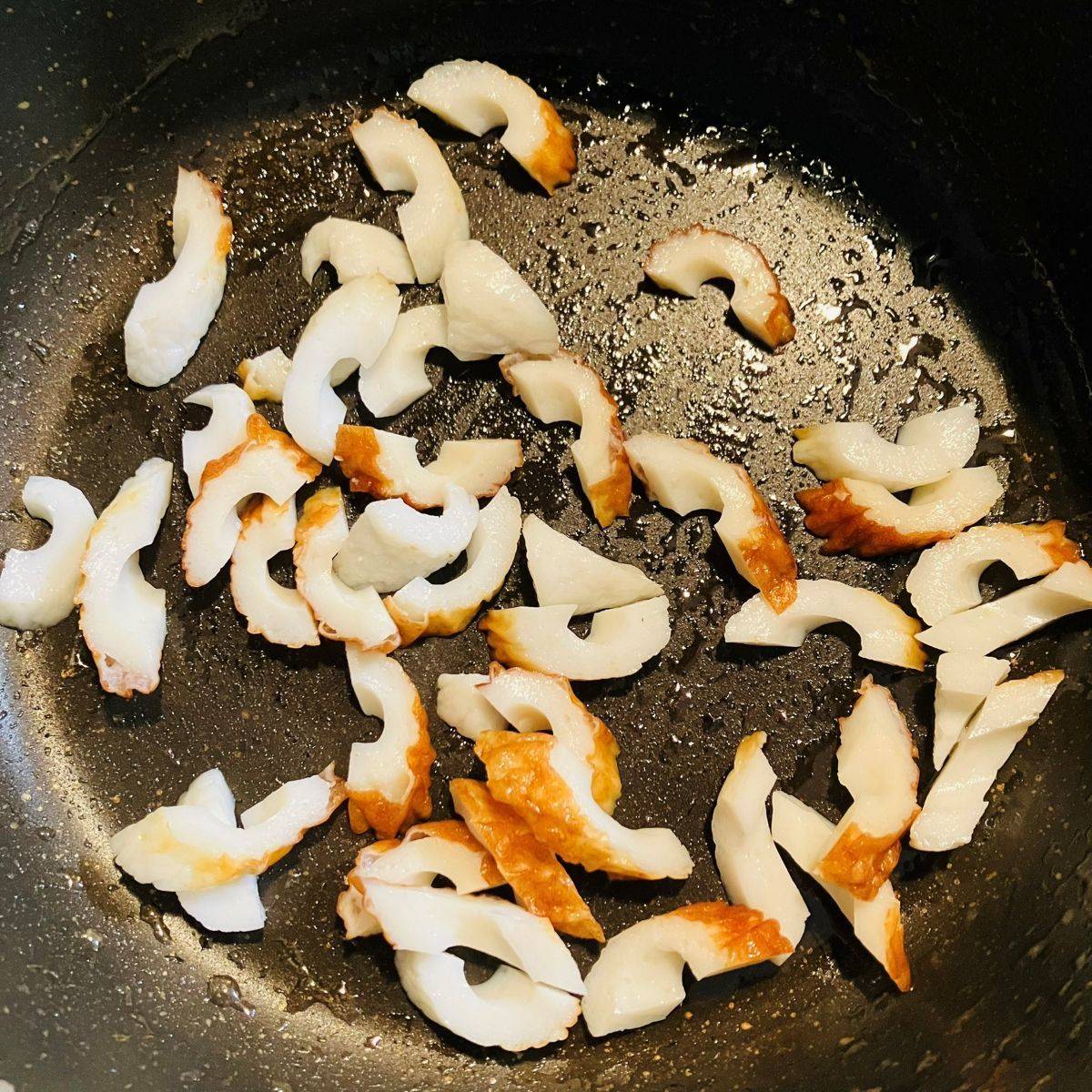 ヤマキ公式の「ちくわのキムチーズ炒め」のレシピ