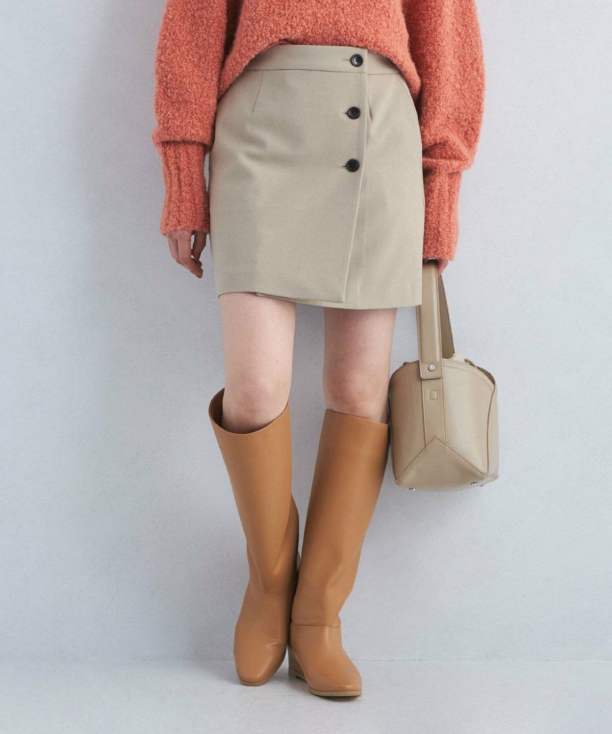 春コーデの女性