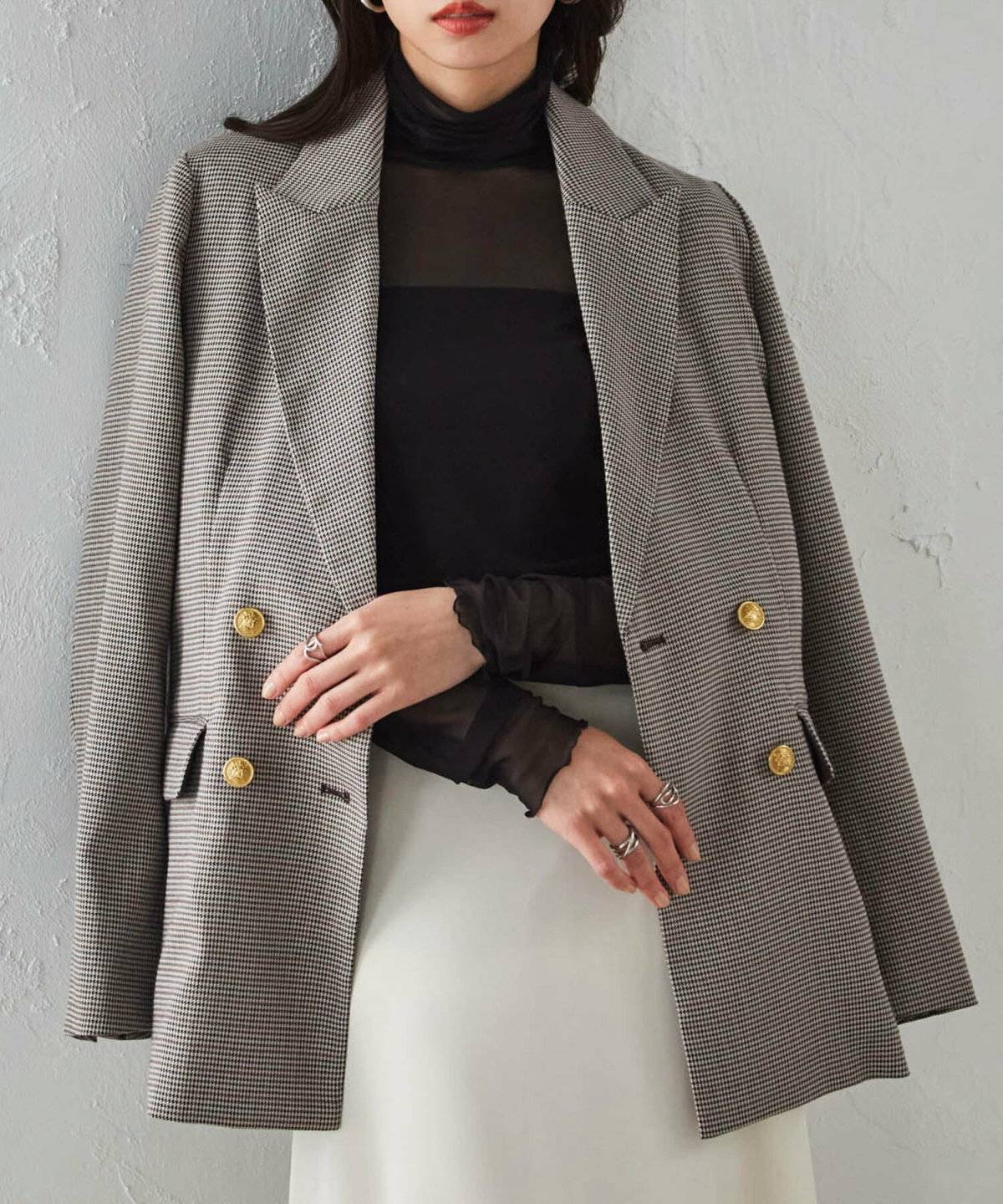 スカートコーデの女性