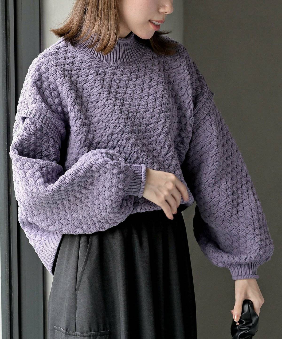 スカートコーデの女性