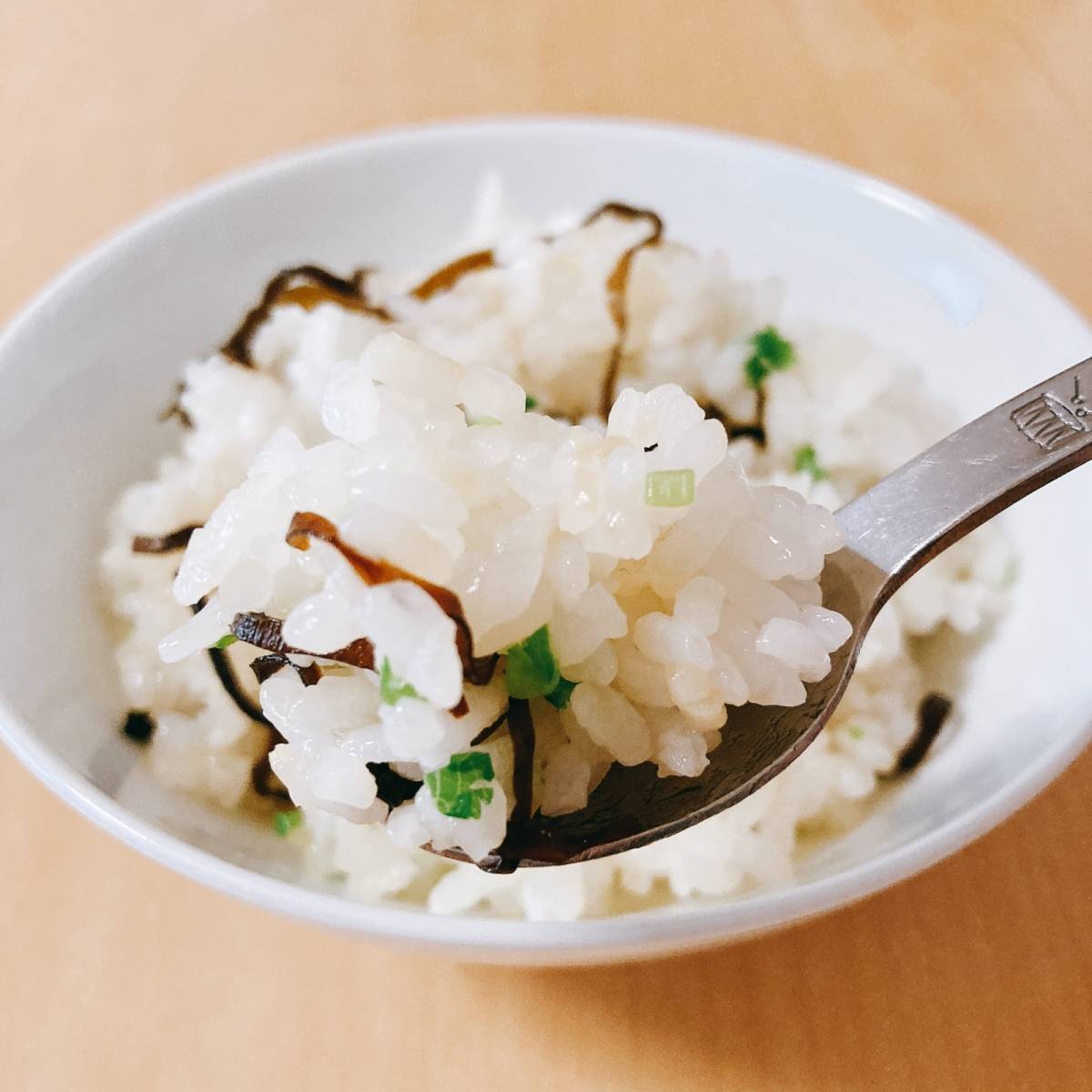 くらこん公式の「塩こんぶの青じそごはん」のレシピ