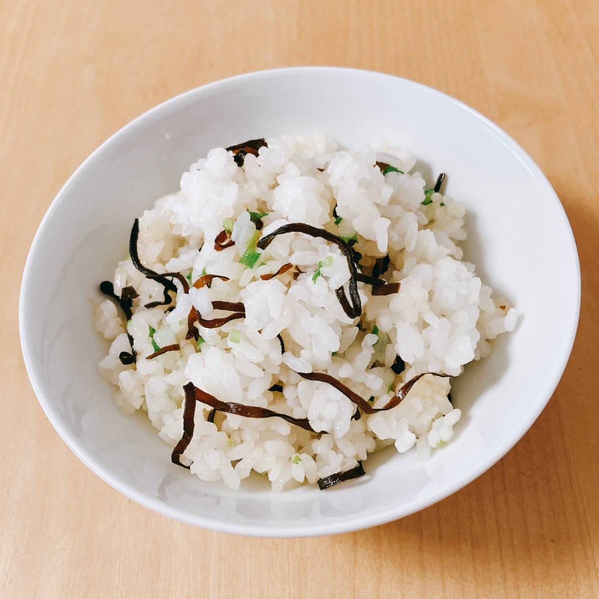 くらこん公式の「塩こんぶの青じそごはん」のレシピ