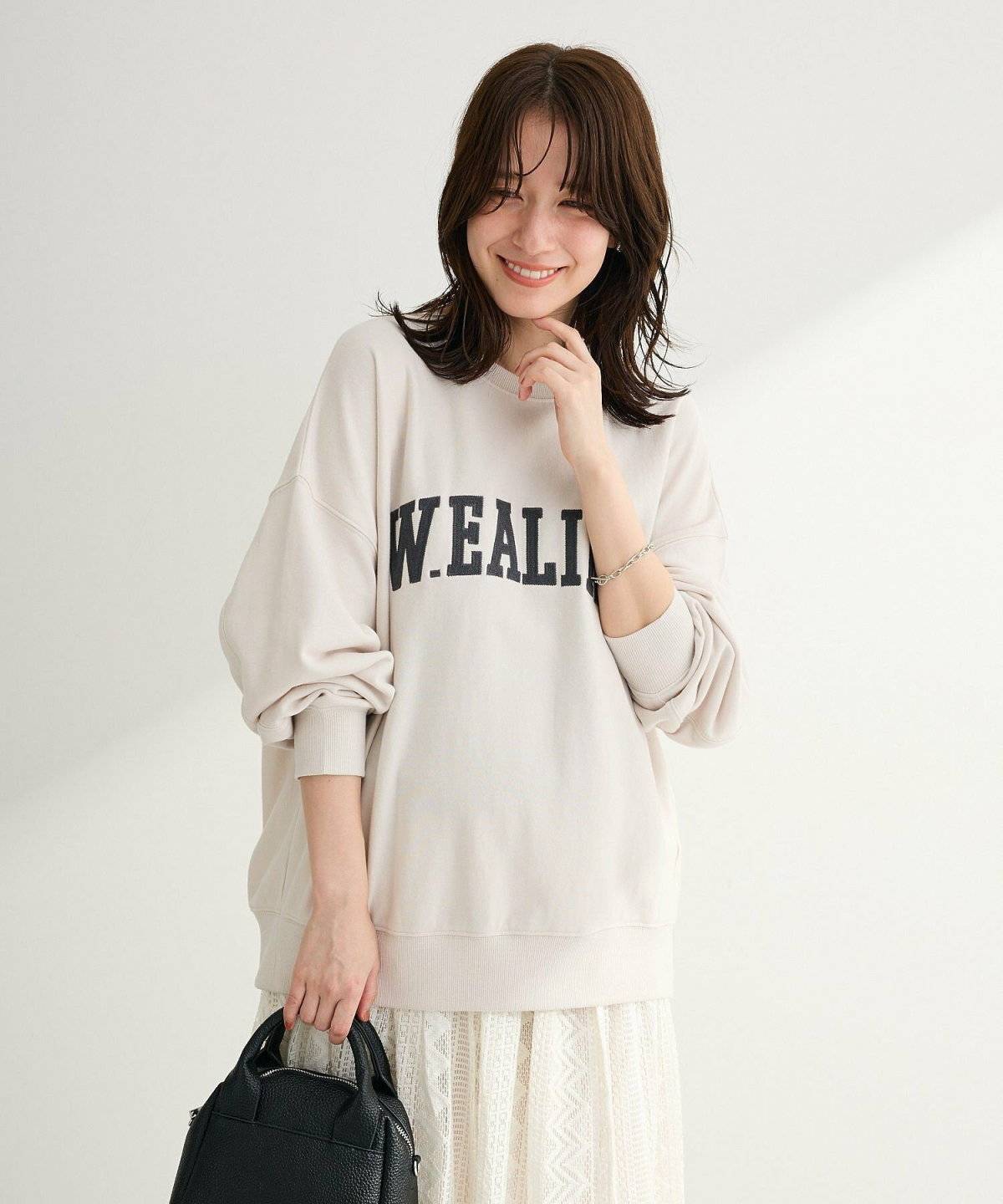 スカートコーデの女性