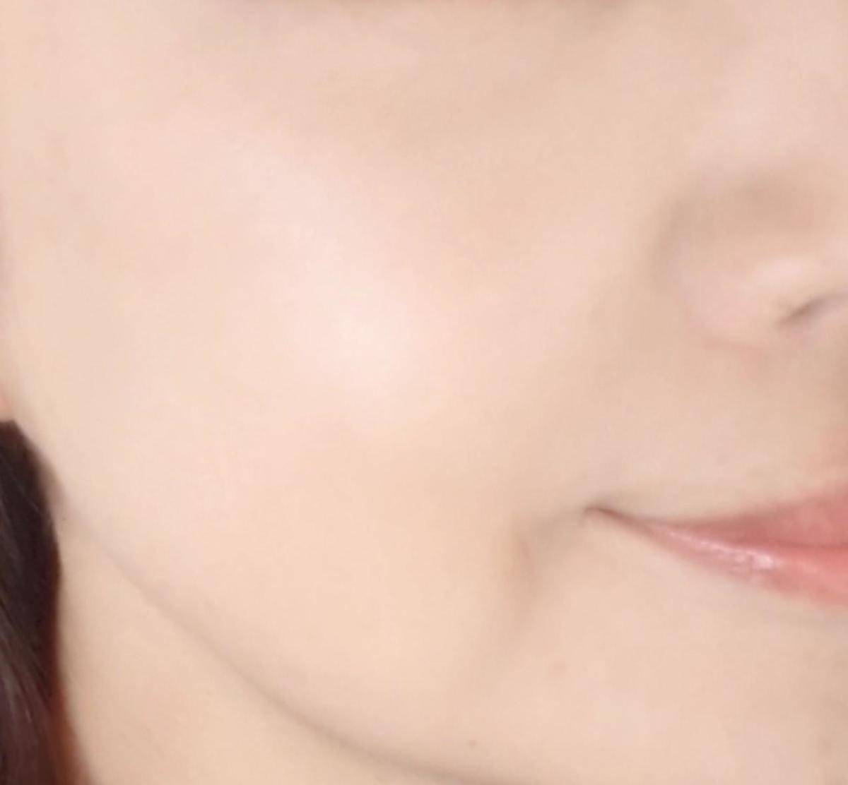 キレイアンドコーフィニッシングパウダーを重ねた肌