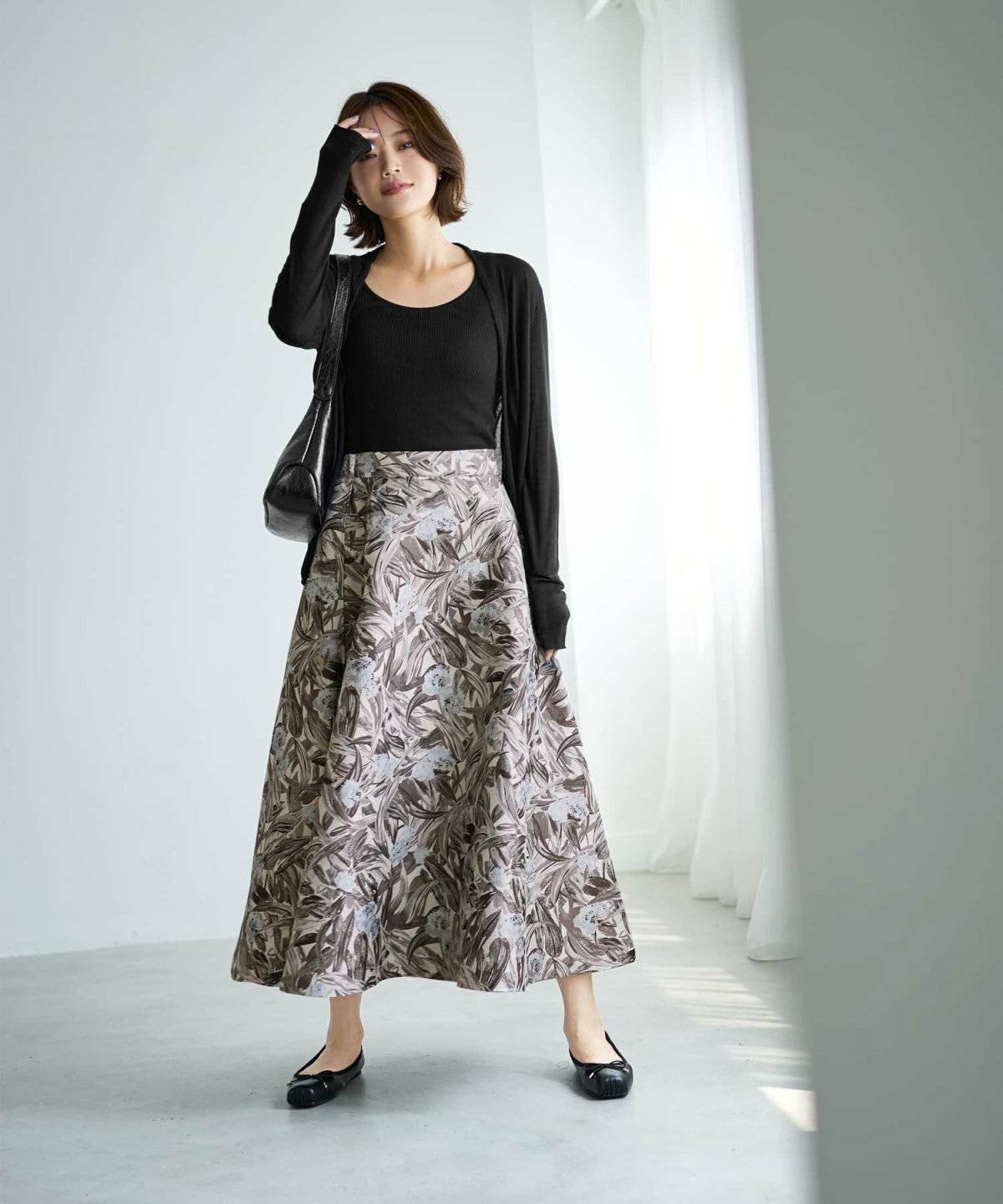 スカートコーデの女性