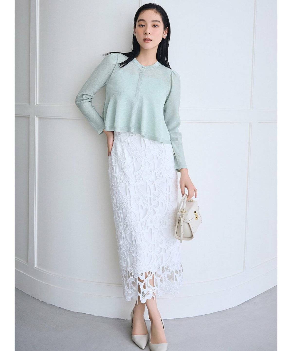 春コーデの女性