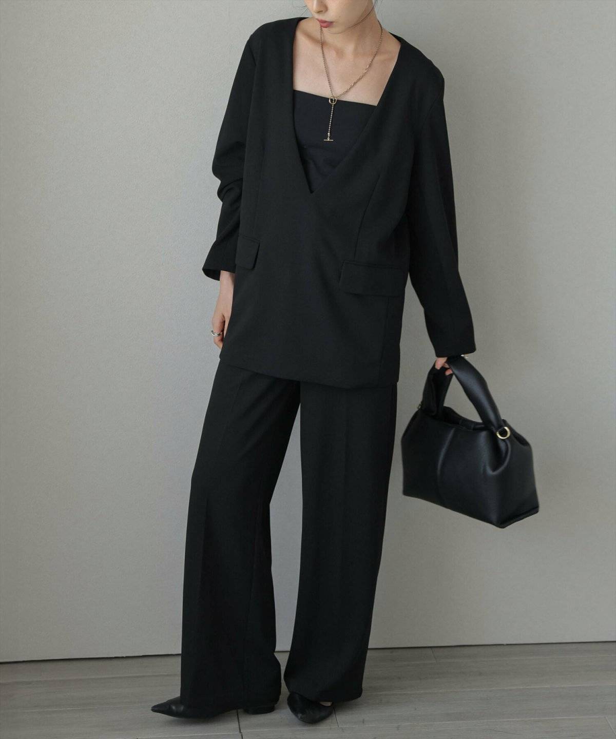 オールブラックコーデ