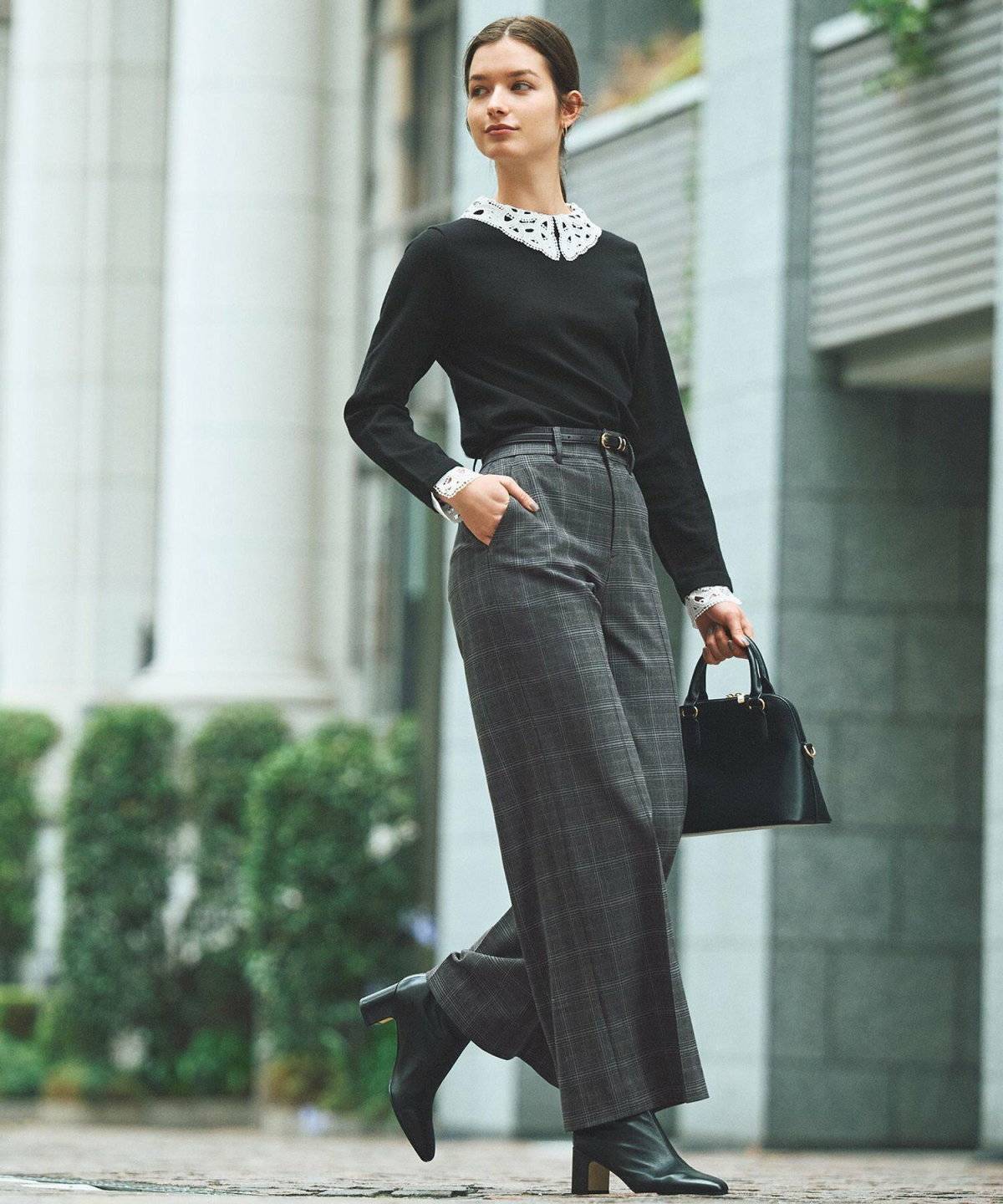 厚め素材のワイドパンツを使ったコーデ