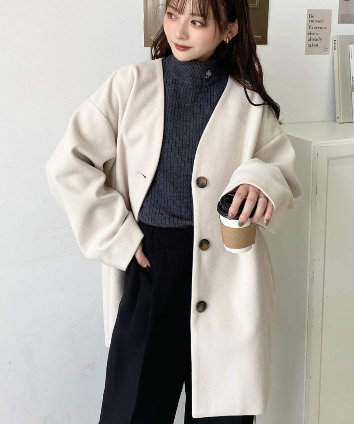 ノーカラーコートコーデ