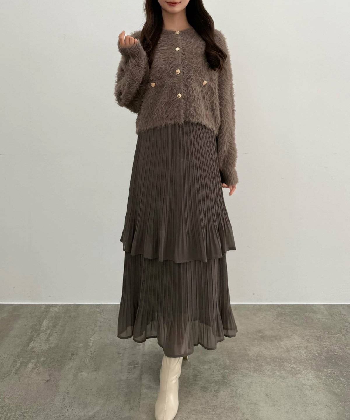 スカートコーデの女性