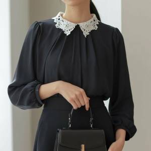 着るだけで若々しく見える！大人女子向けトップス5選〜2026年冬〜