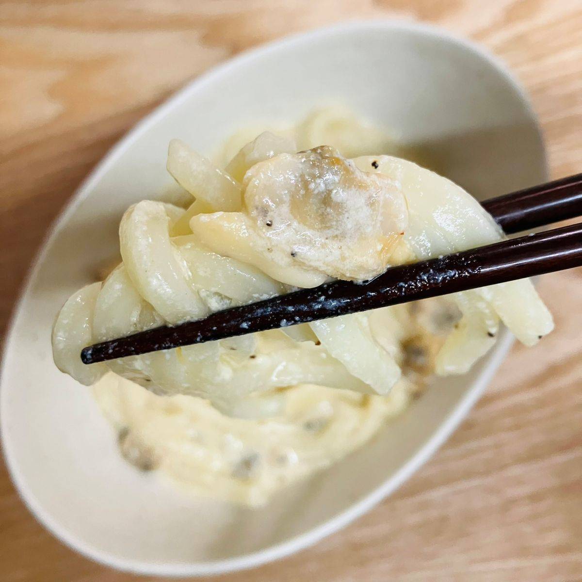 テーブルマーク公式の「ボンゴレクリームうどん」のレシピ