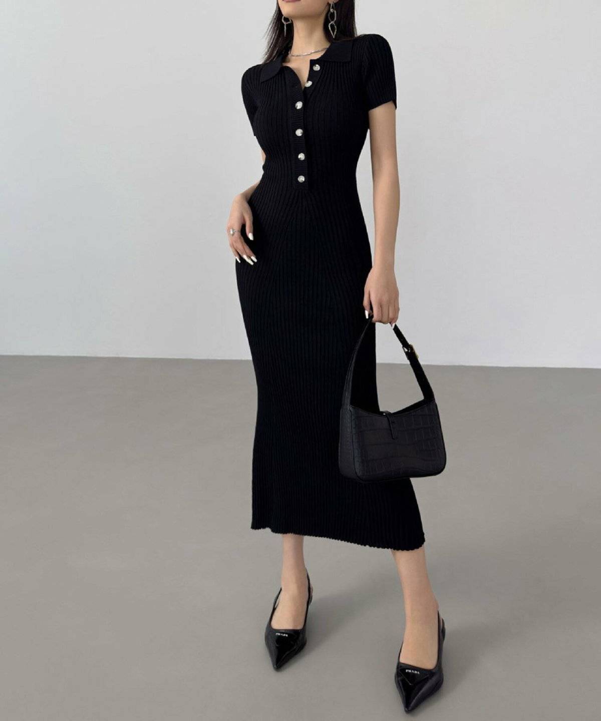 クラシカルコーデの女性