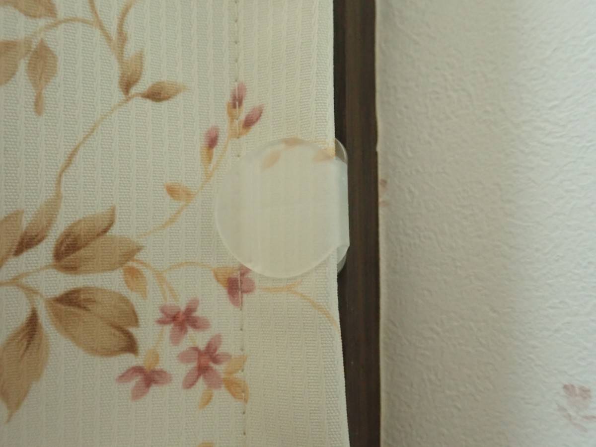 ダイソーの磁石でパチッと！カーテンクリップ(サイド用)