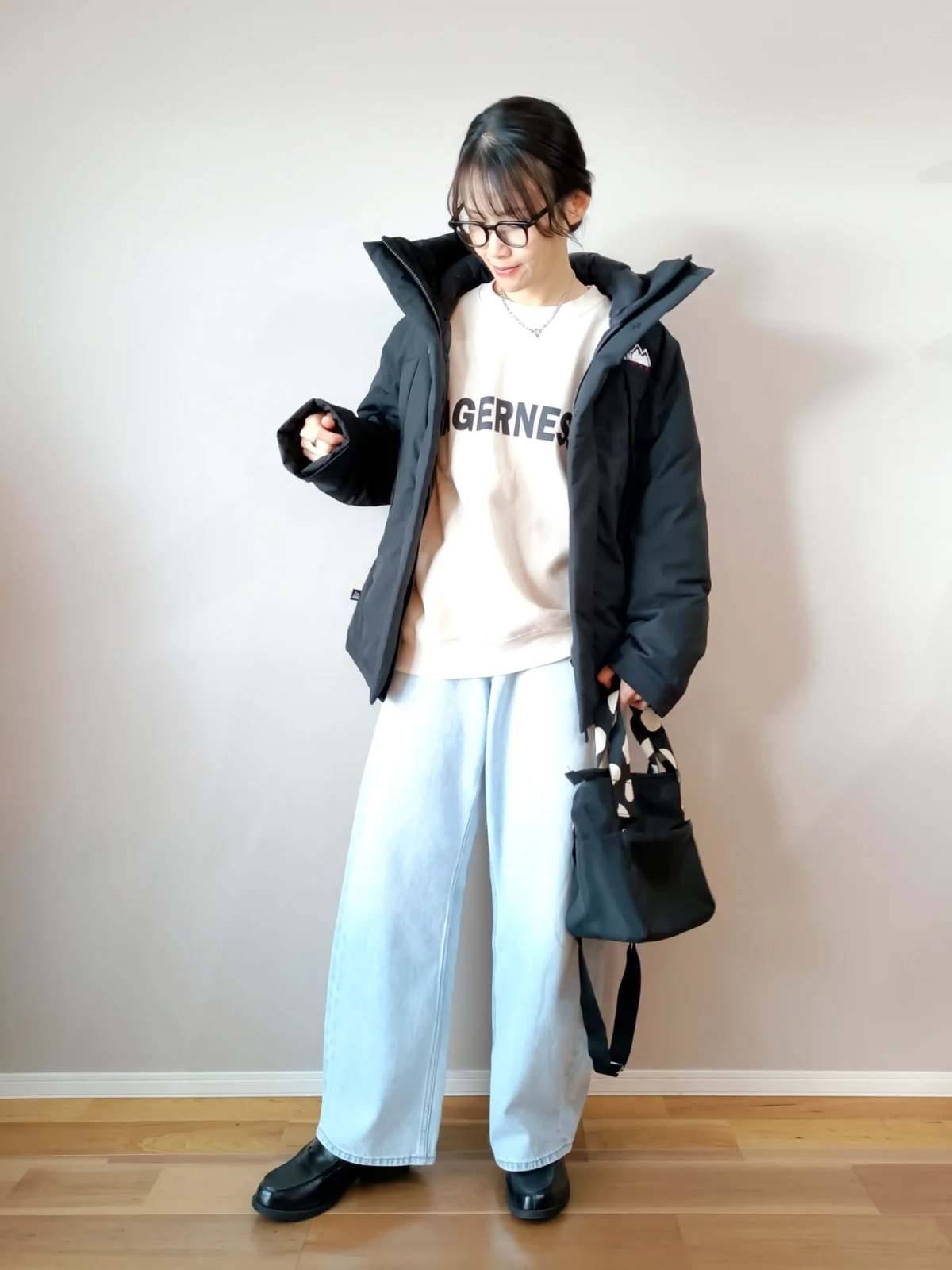 ロゴスウェットの上に羽織る♡