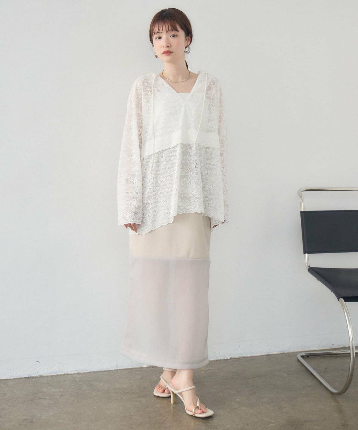 春コーデの女性