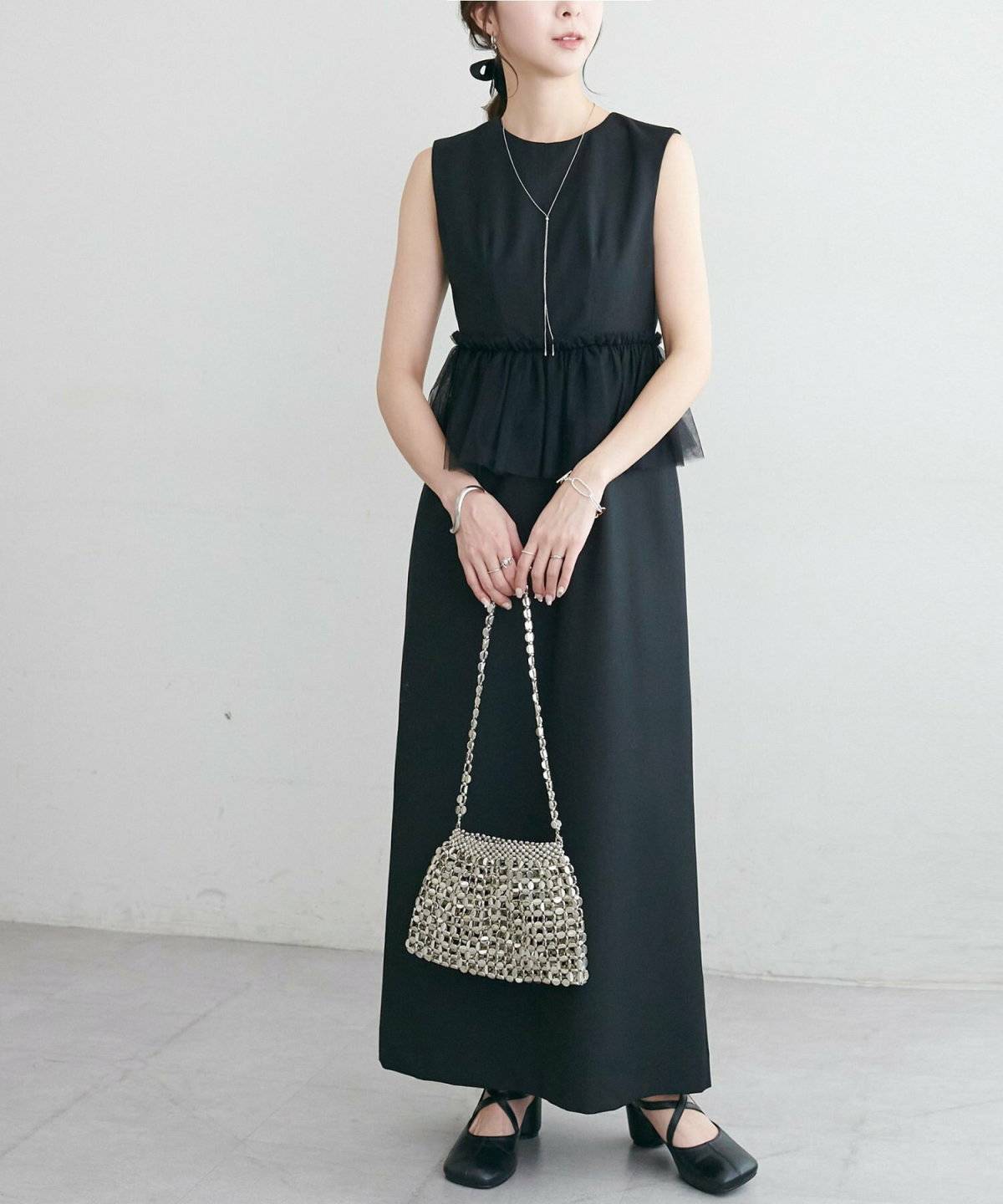 ワンピースを着た女性